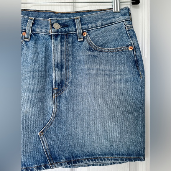 🔥HP🔥 LEVI’S Denim Mini Skirt in Size 27 - Picture 7 of 13